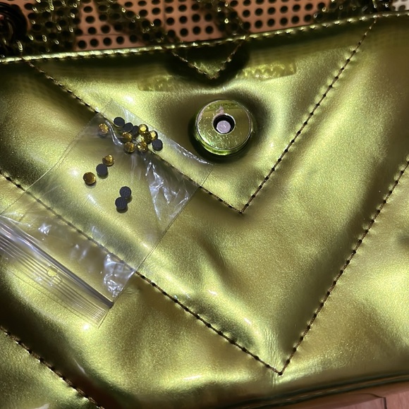 Kurt Geiger London  Mini Kensington Convertible Crossbody Bag - Picture 15 of 16